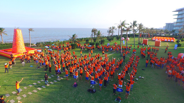 Hơn 1.000 cựu sinh viên Khóa 20 Đại học luật Hà Nội hội ngộ tại FLC Sầm Sơn ảnh 1